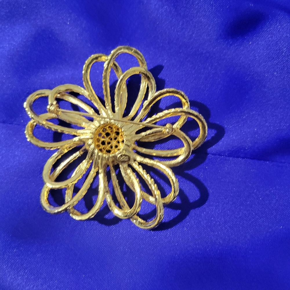Joan Rivers Floral Rope Goldtone Rhinestone Brooch and Earring Set - Picture 6 of 11